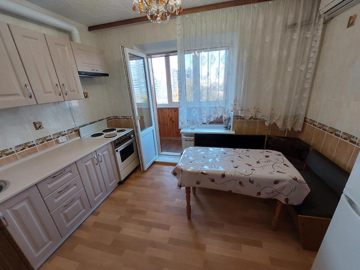 2К Апартаменты Ул.Ревуцкого 19/1 Kijev Kültér fotó