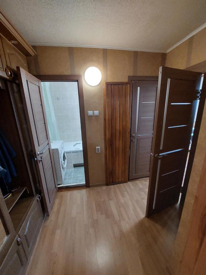 2К Апартаменты Ул.Ревуцкого 19/1 Kijev Kültér fotó